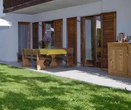 Haus Saler アパート